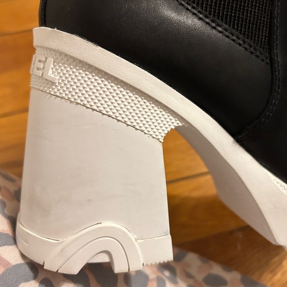 SOREL Womens Leather Pull On Chelsea Boots - Picture 3 of 16